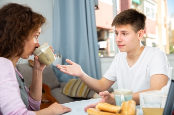 Talking about your eating disorder with your mom image